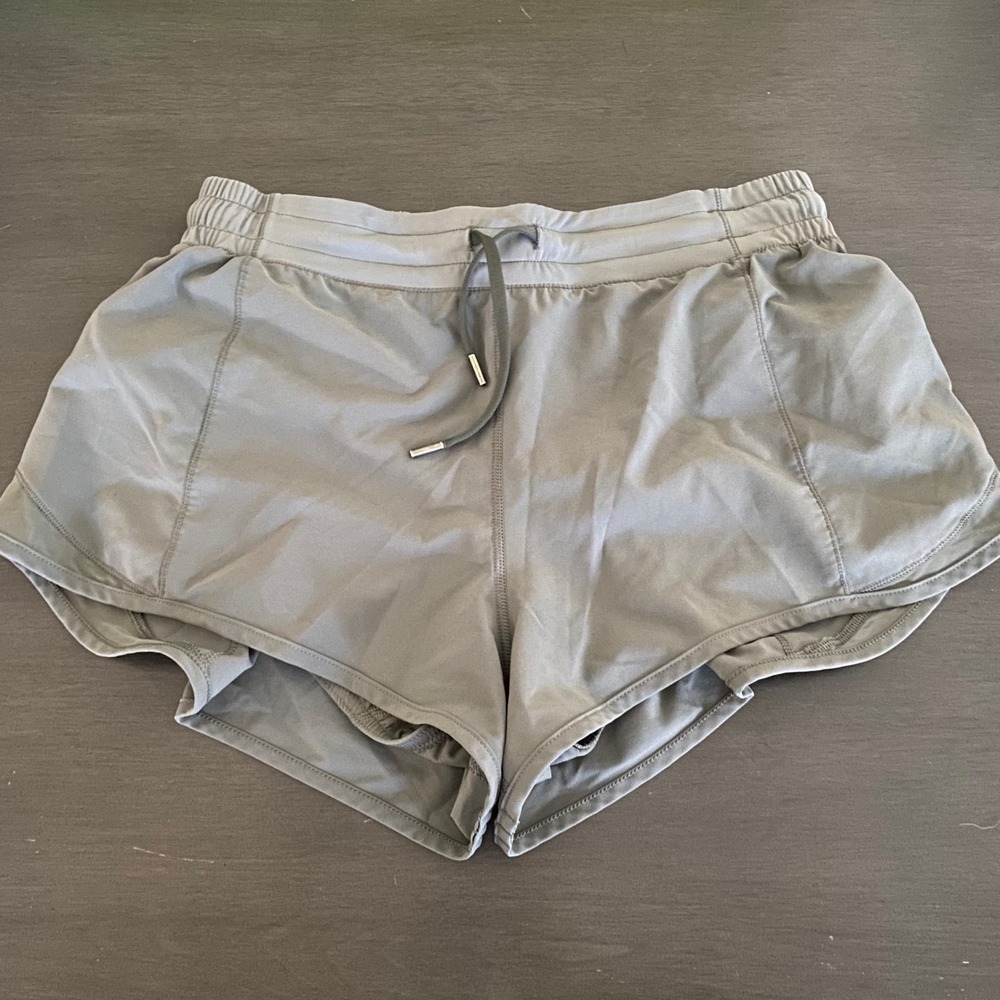 CRZ YOGA Womens Quick-Dry Running Shorts Sage Green Elastic Waist Zipper Pocket